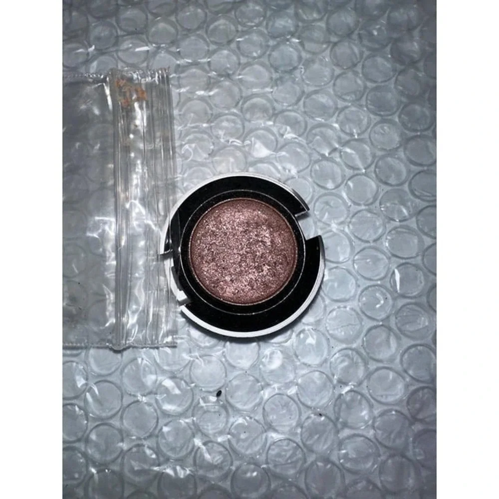 Urban Decay Popular‎ Eyeshadow ROACH (Discontinued)